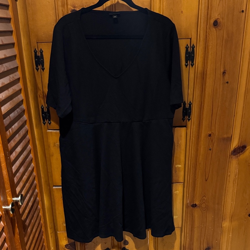 torrid Black V-Neck Short Sleeve Fit-and-Flare Dress